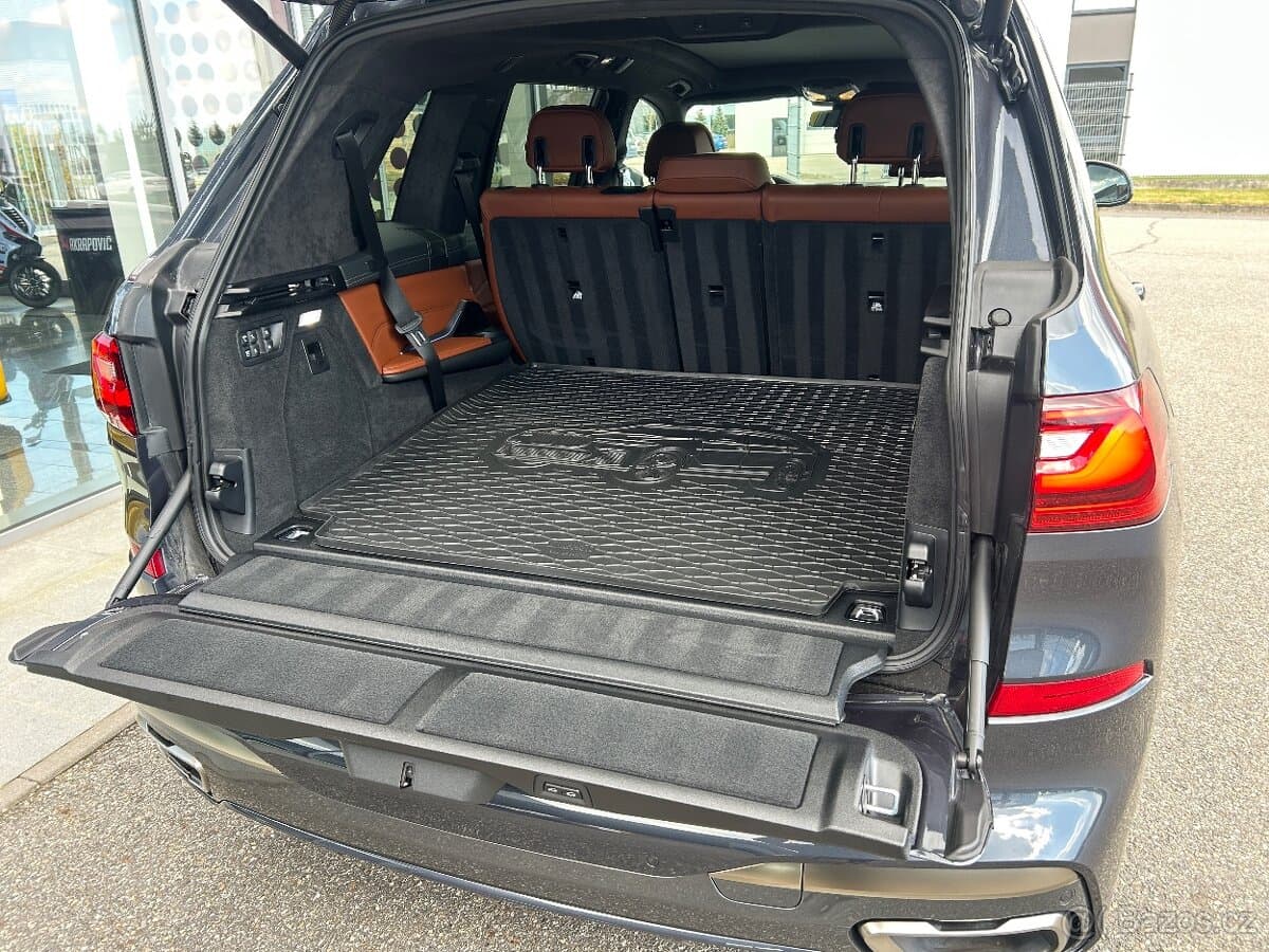 2020 BMW X7 - 9
