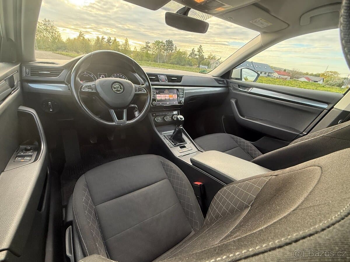 2017 Škoda SUPERB - 9