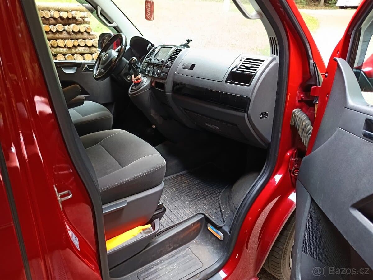 2015 Volkswagen MULTIVAN - 9