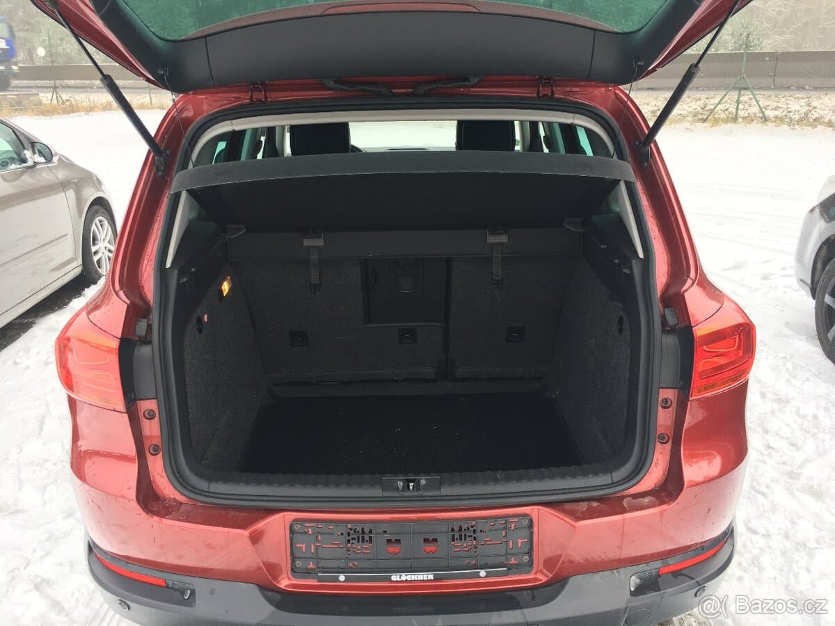 2012 Volkswagen TIGUAN - 9