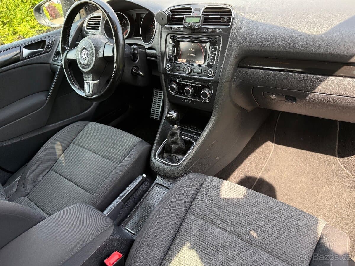 2011 Volkswagen GOLF - 9