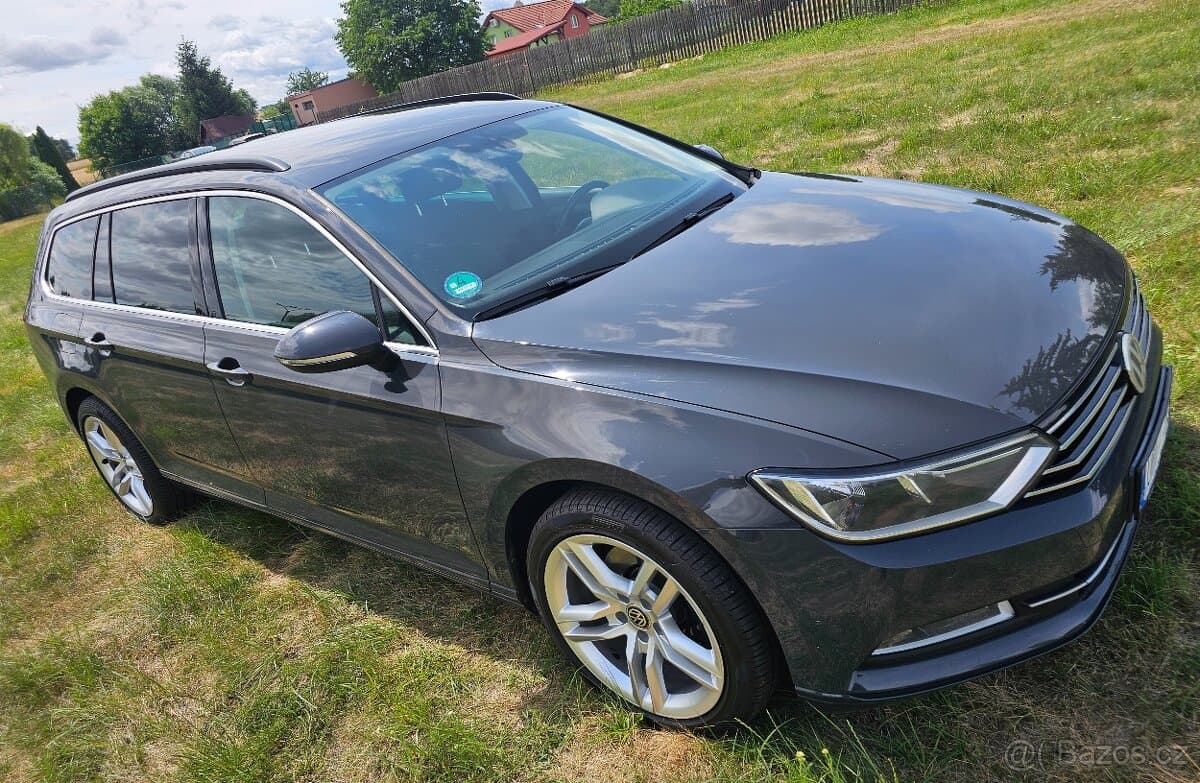 2015 Volkswagen PASSAT - 9