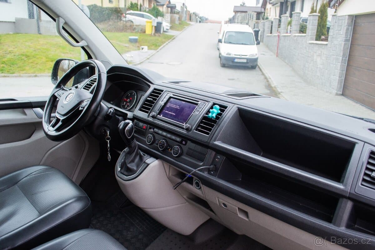 2018 Volkswagen CARAVELLE - 9