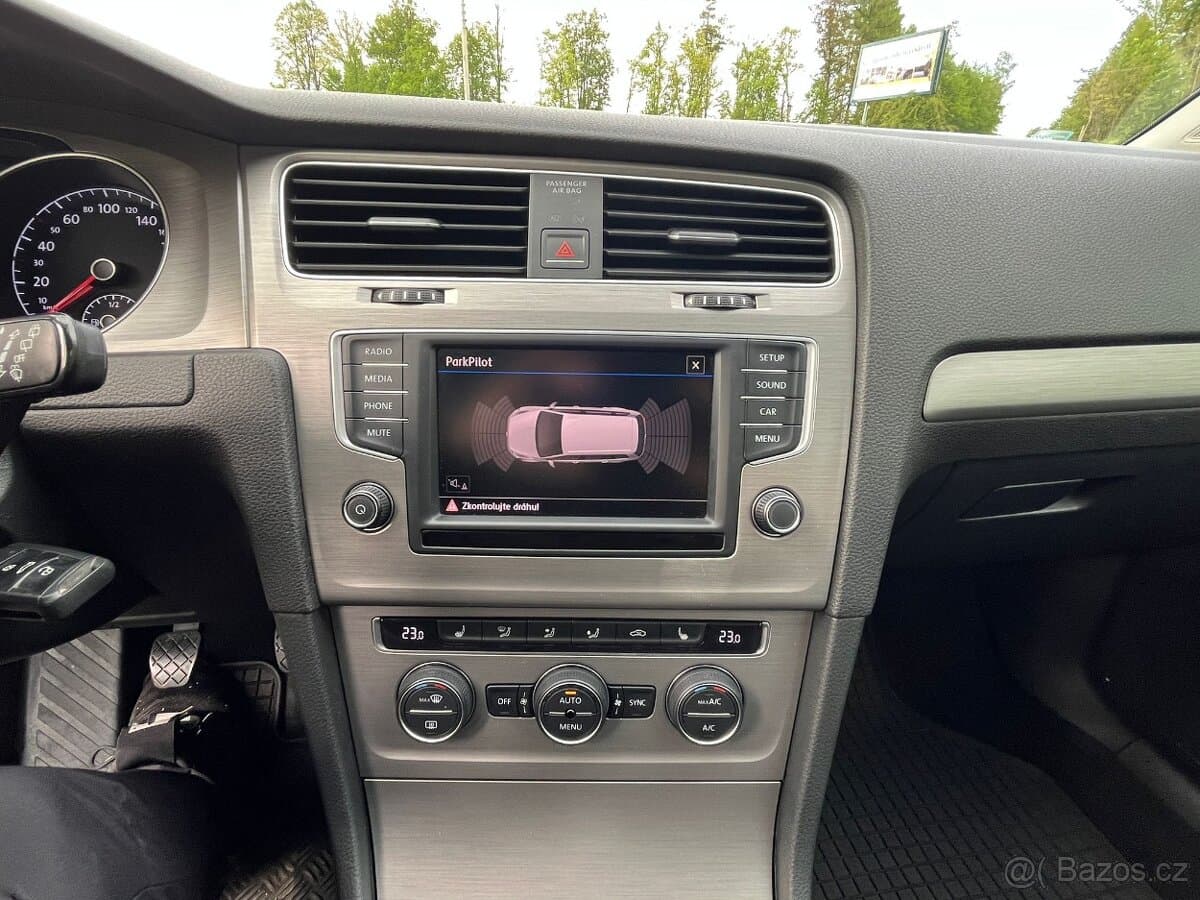2016 Volkswagen GOLF - 9