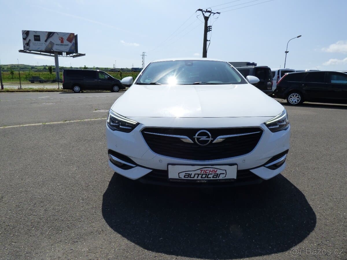 2019 Opel INSIGNIA - 9