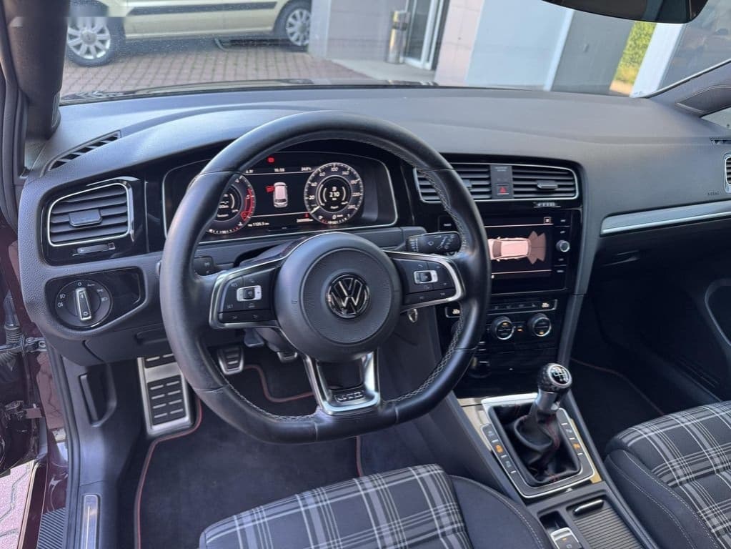 2017 Volkswagen GOLF - 9