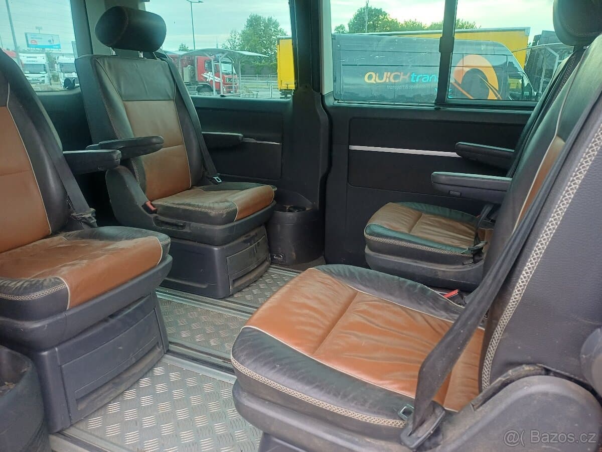 2010 Volkswagen MULTIVAN - 9