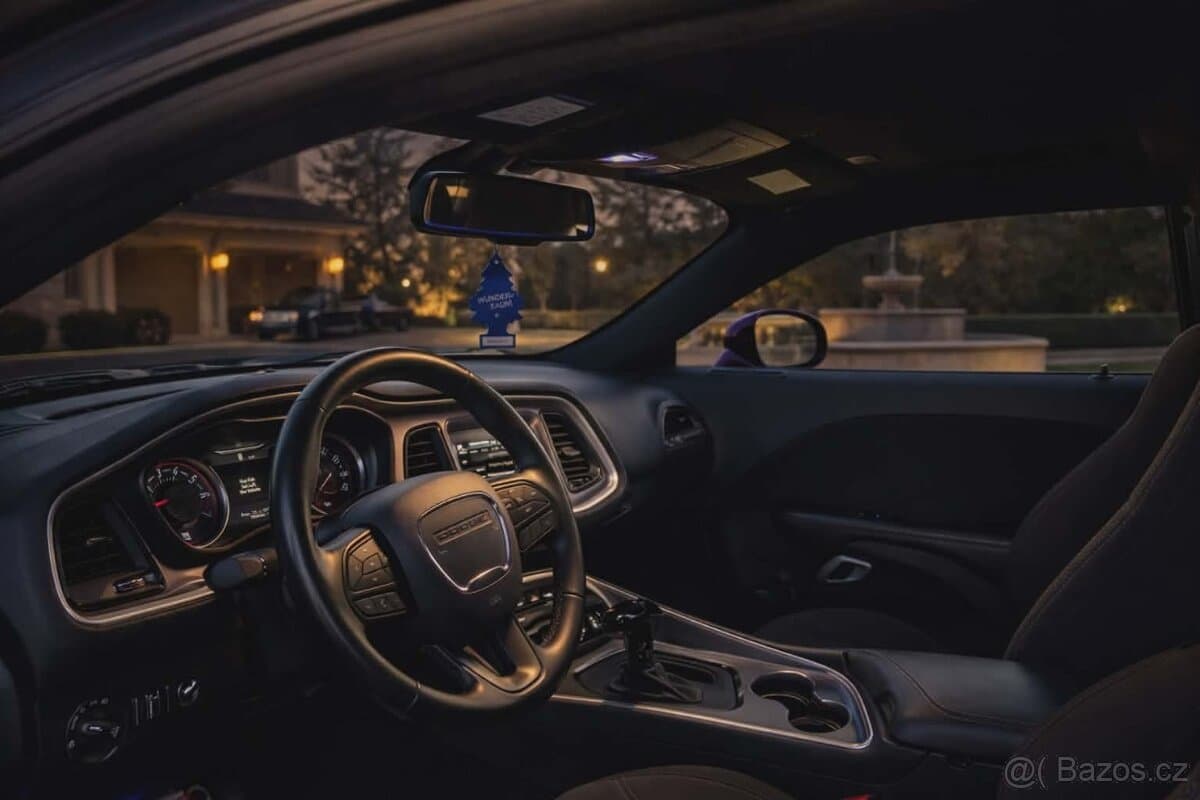 2021 Dodge CHALLENGER - 9