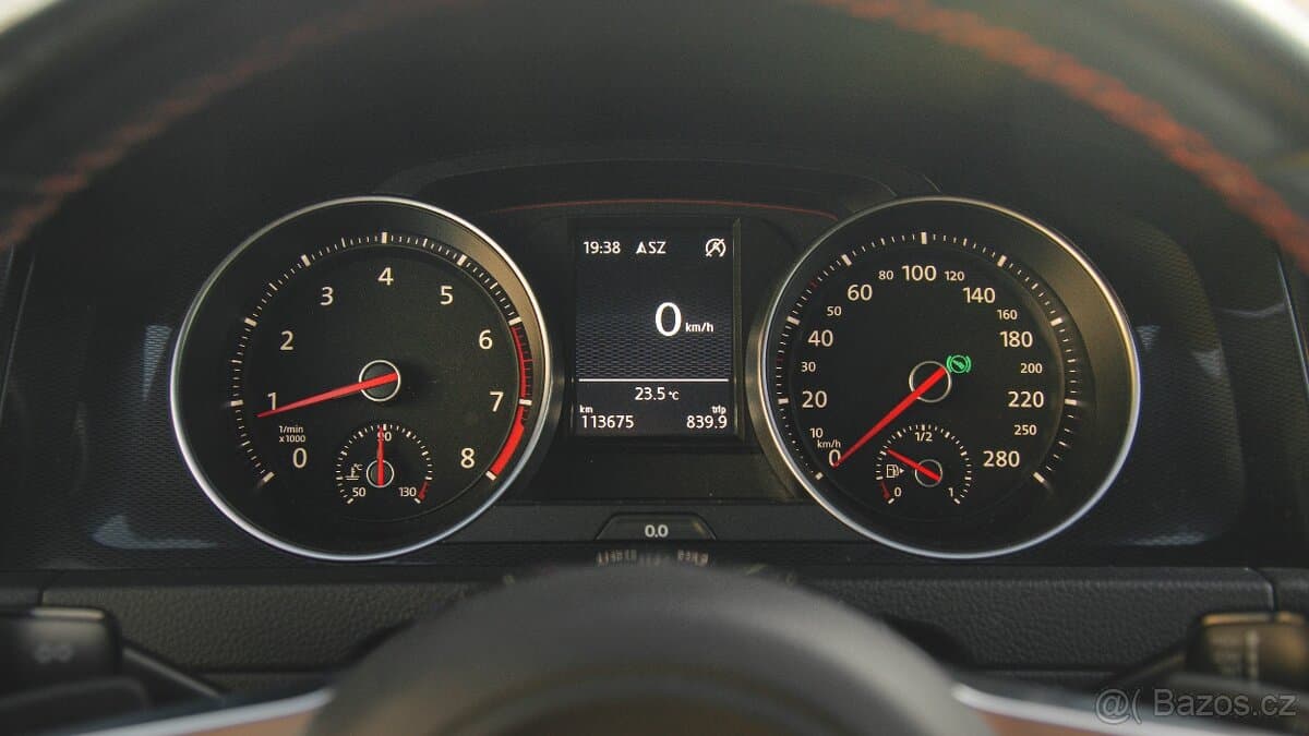 2015 Volkswagen GOLF - 9