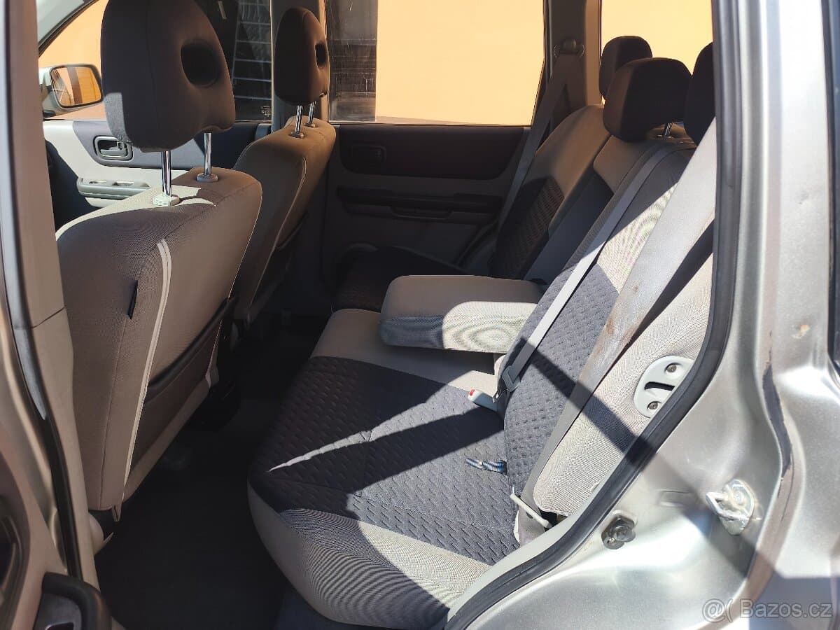 2004 Nissan X-TRAIL - 9