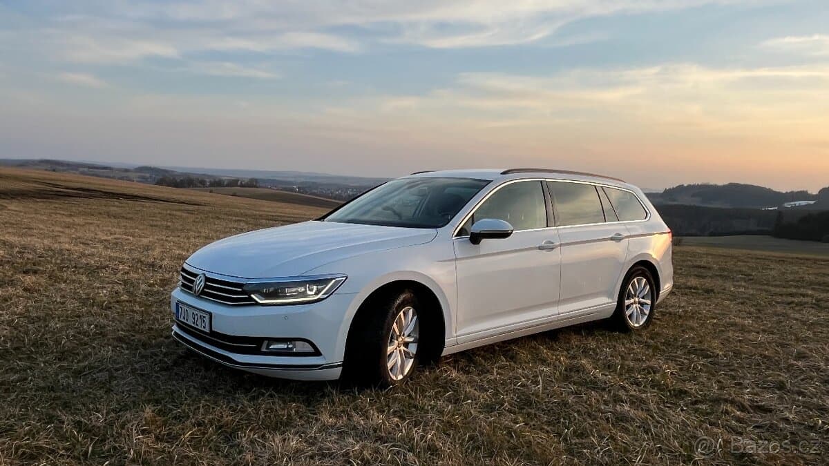 2015 Volkswagen PASSAT - 9