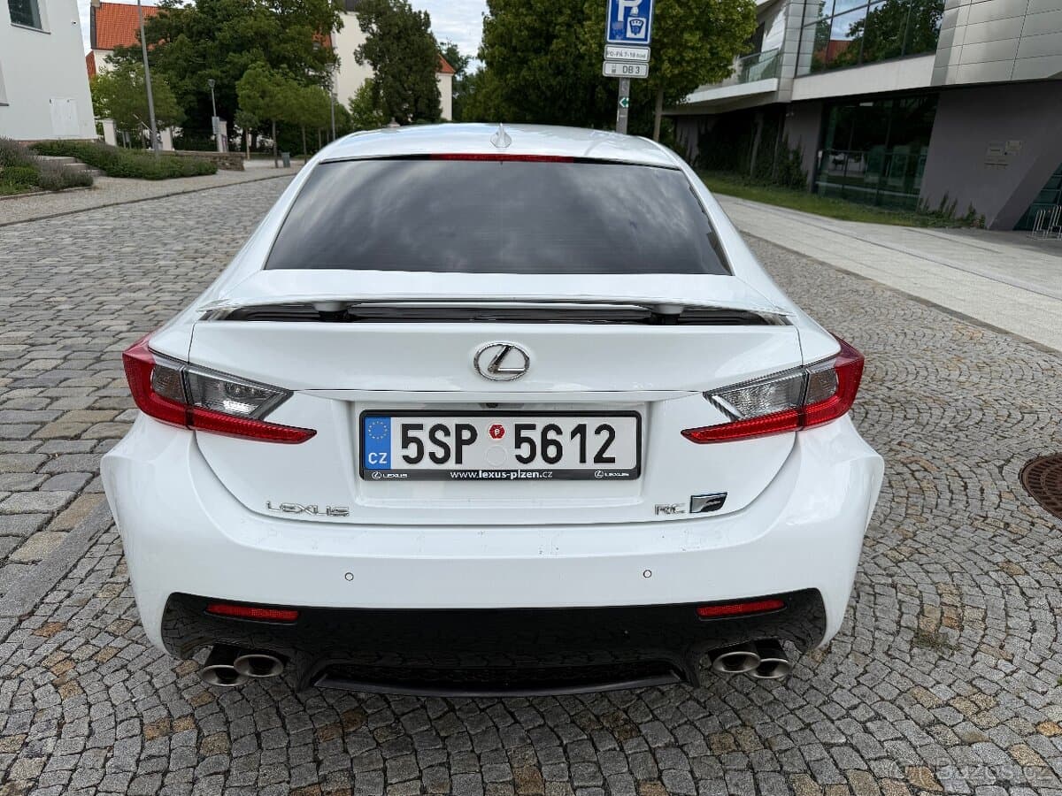 Lexus RC - 9