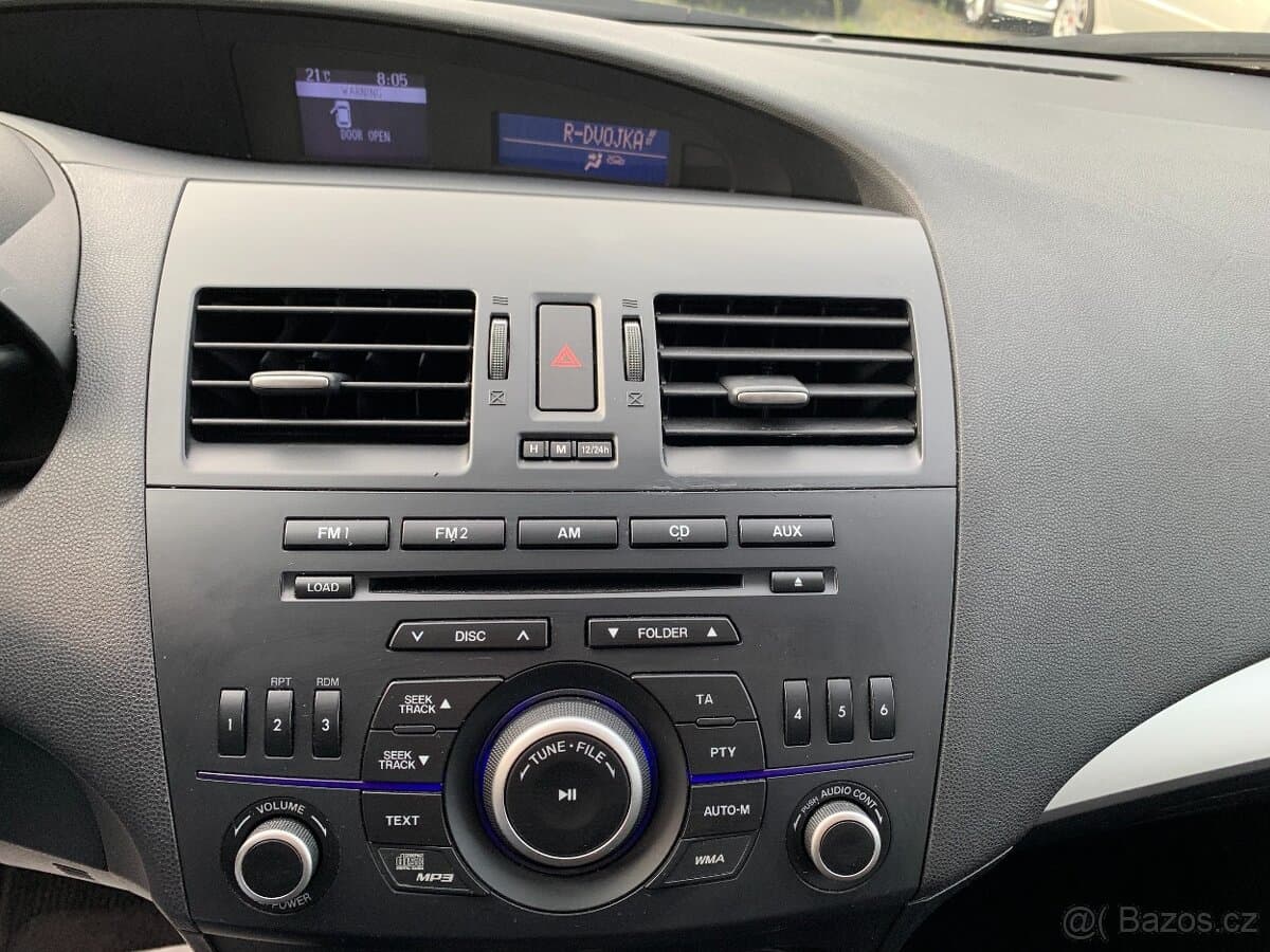 2013 Mazda 3 - 9