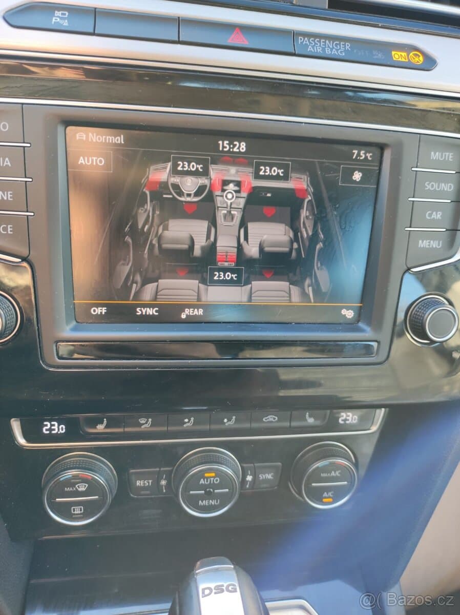 2015 Volkswagen PASSAT - 9