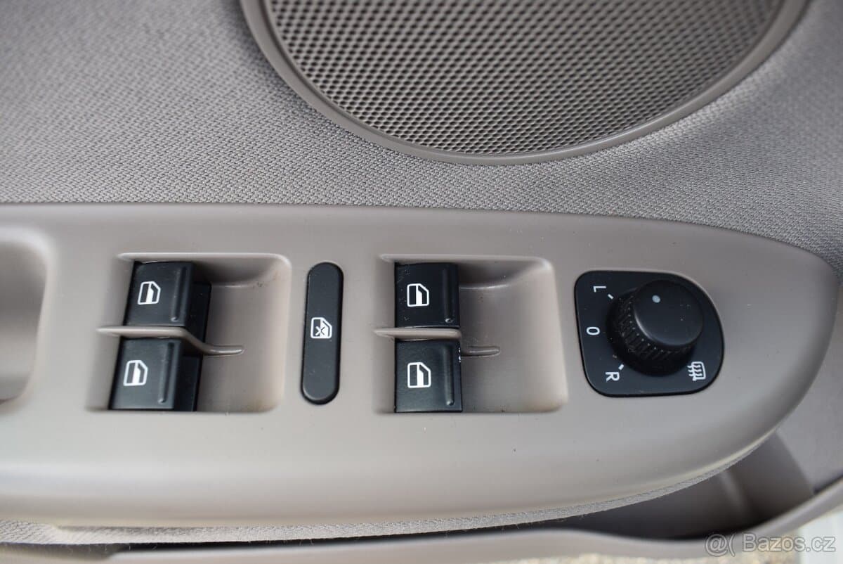 2009 Volkswagen GOLF - 9