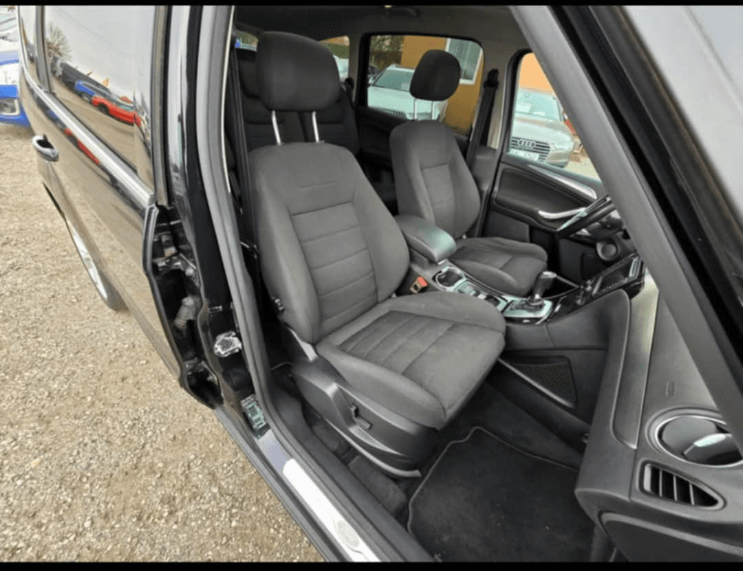 2013 Ford S-MAX - 9