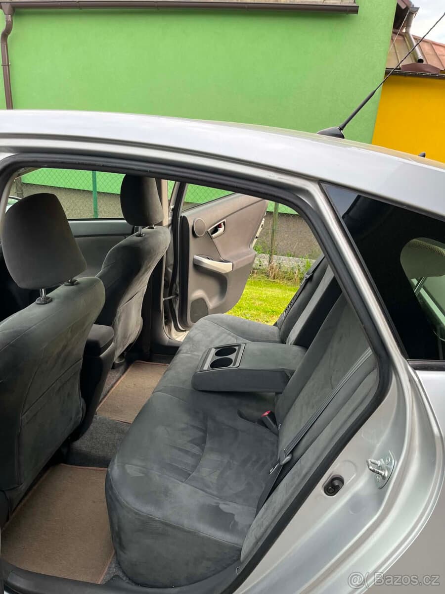 2010 Toyota PRIUS - 9