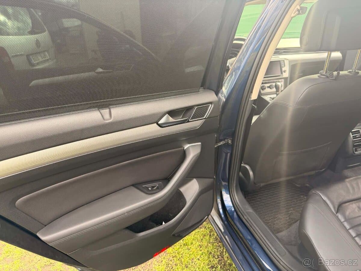 2015 Volkswagen PASSAT - 9