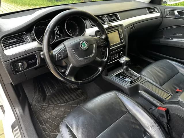 2010 Škoda SUPERB - 9