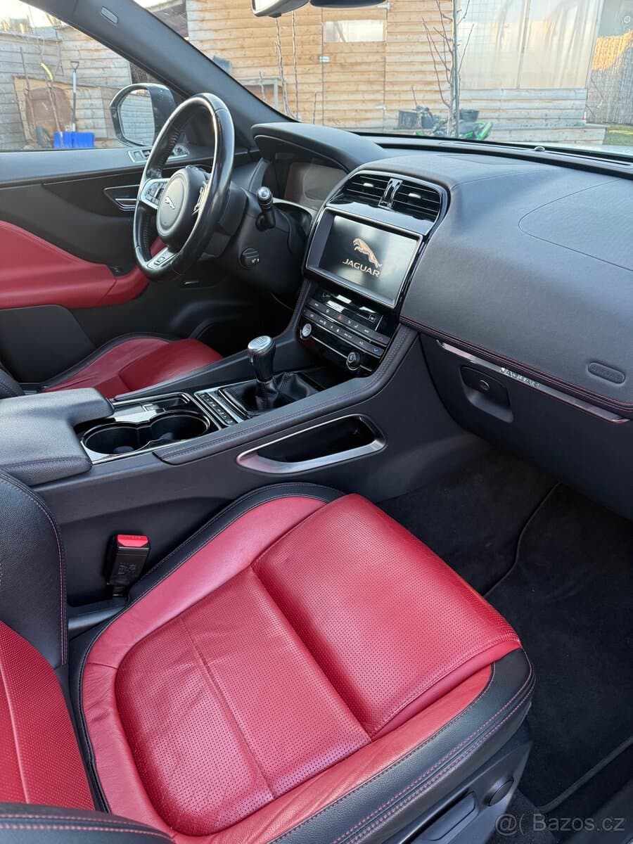 2017 Jaguar F-PACE - 9