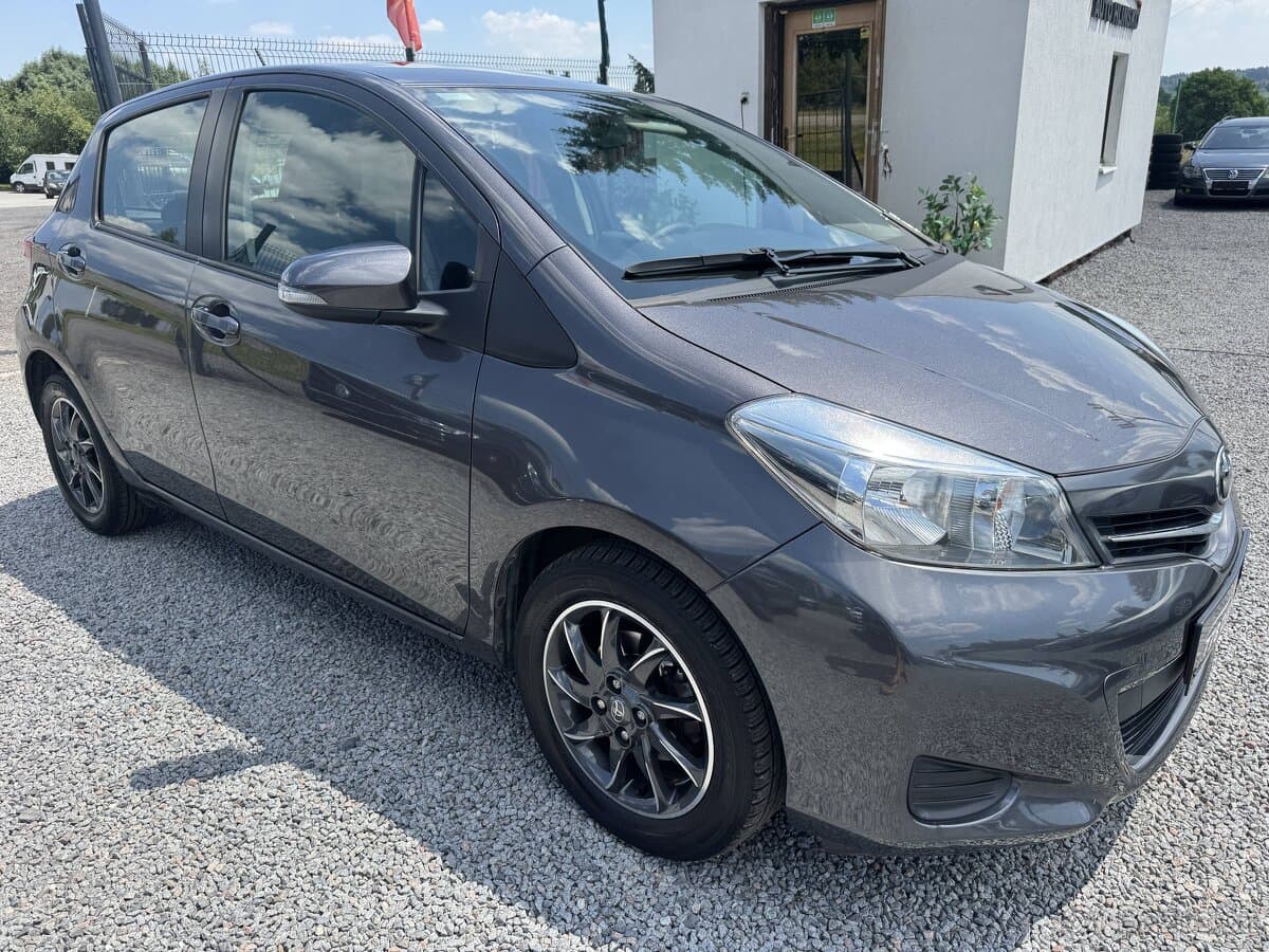 2012 Toyota YARIS - 9