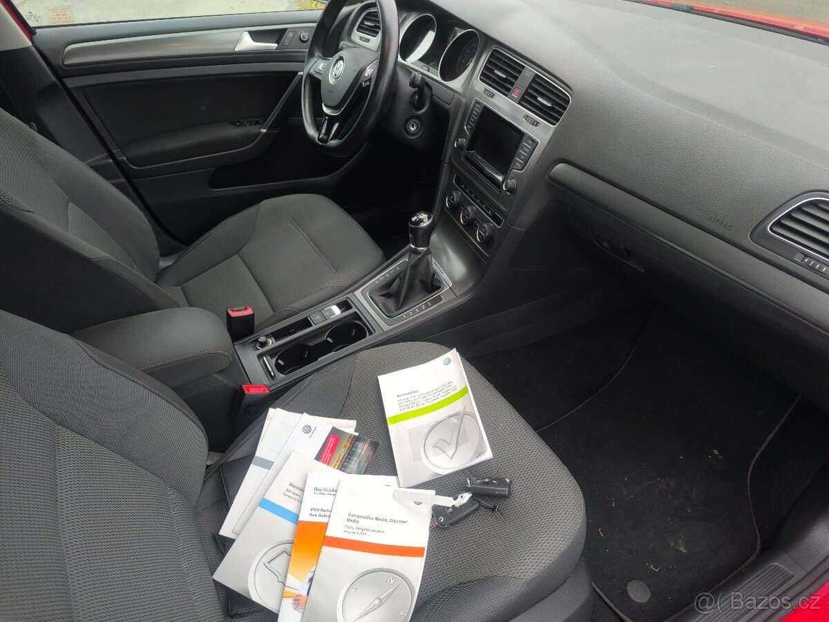 2013 Volkswagen GOLF - 9