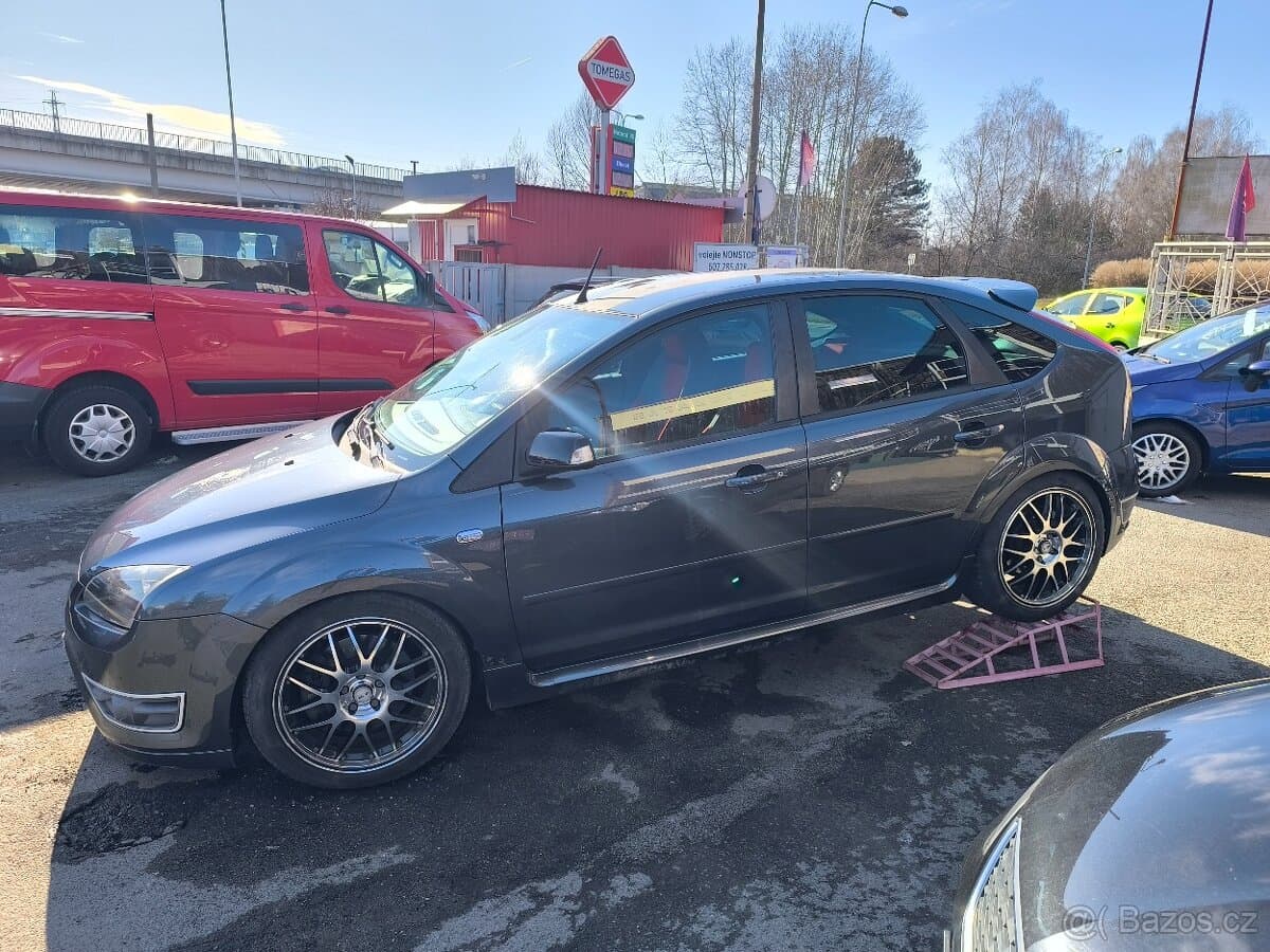 2007 Ford FOCUS - 9
