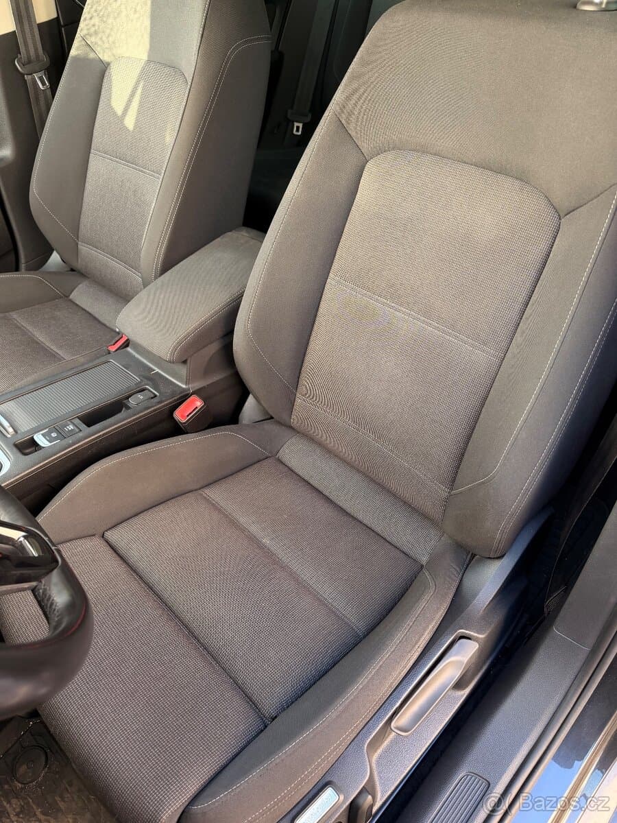 2019 Volkswagen PASSAT - 9