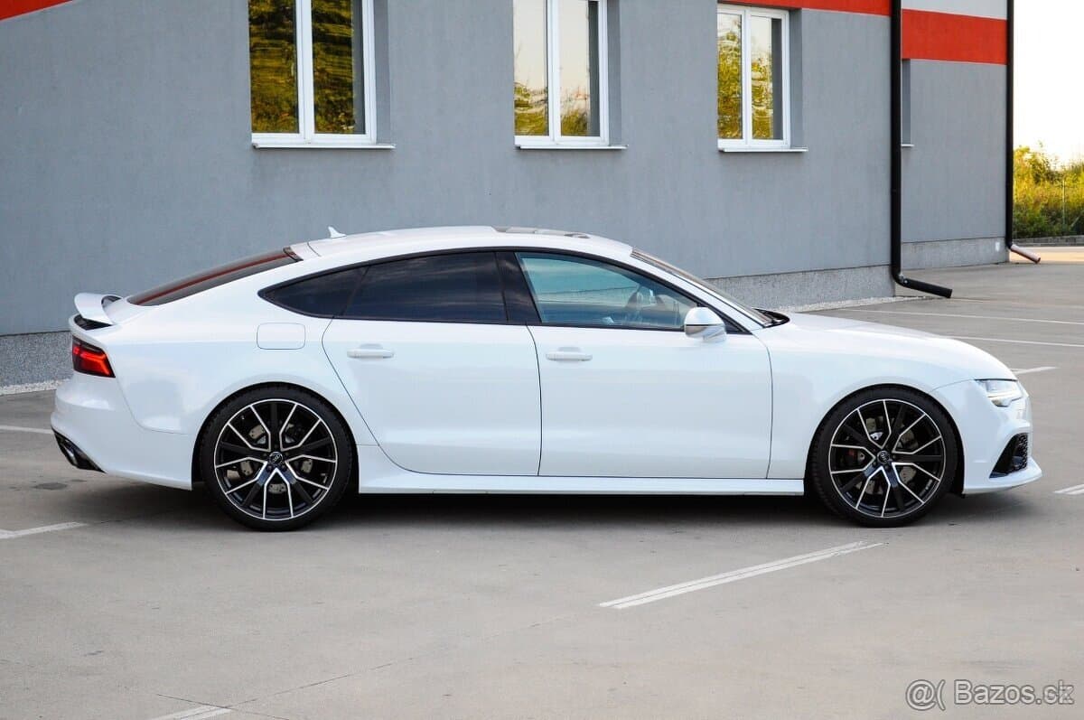 2015 Audi RS7 - 9