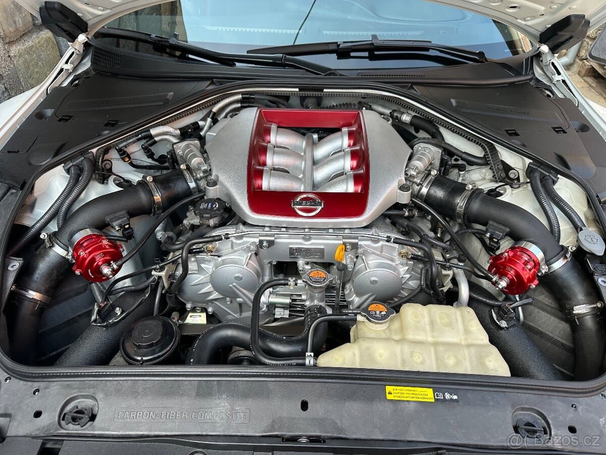2014 Nissan GT-R - 9