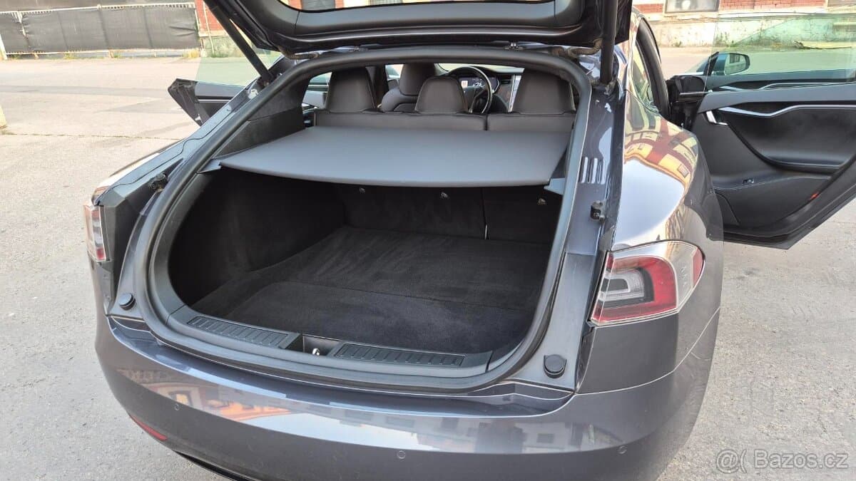 2020 Tesla MODEL S - 9