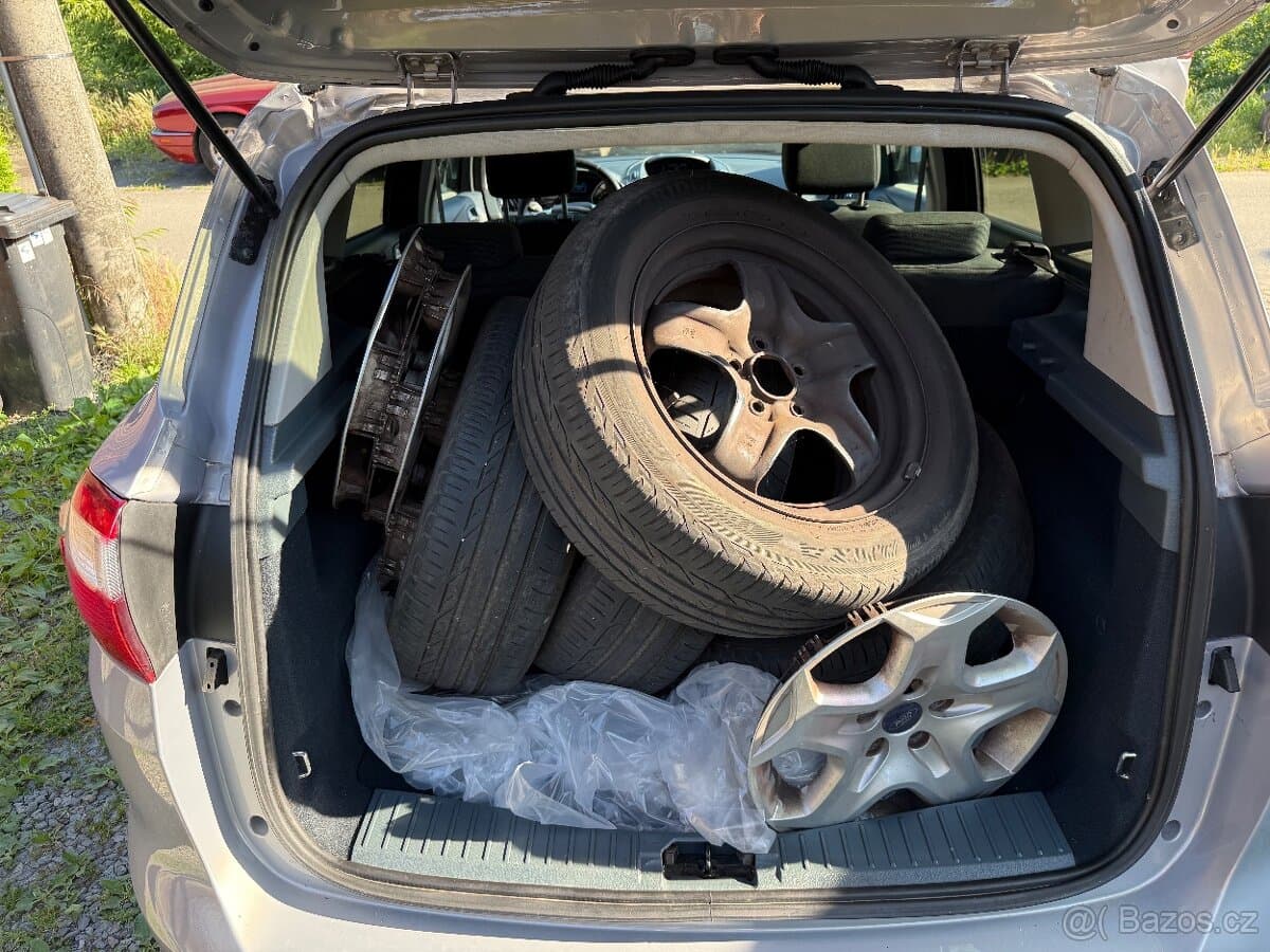 2011 Ford C-MAX - 9