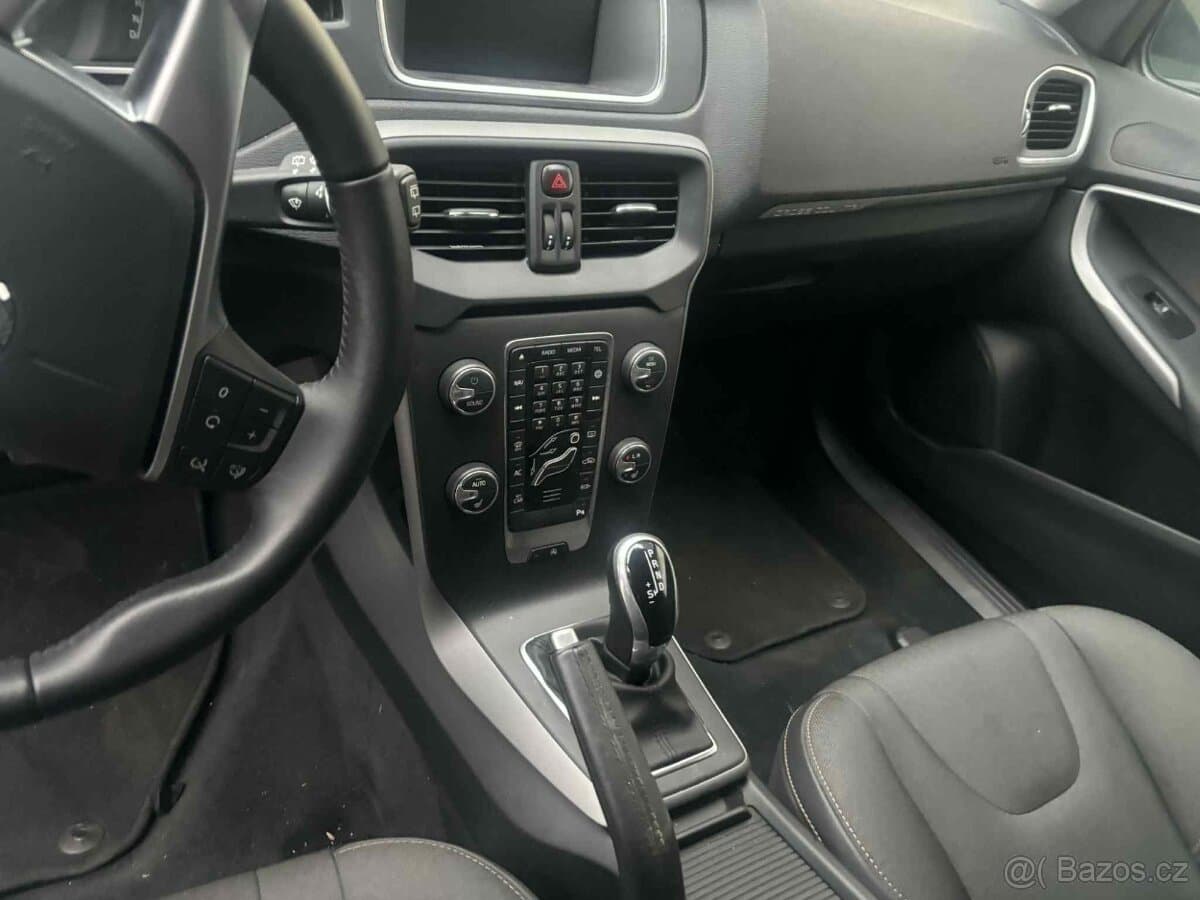 2019 Volvo V40 - 9