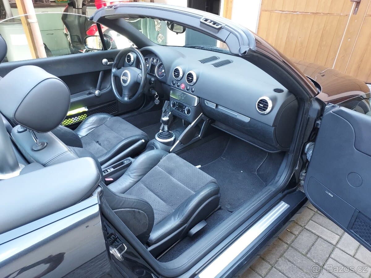 2003 Audi TT - 9