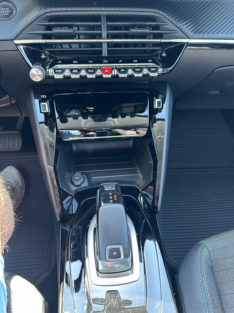 2020 Peugeot 208 - 9