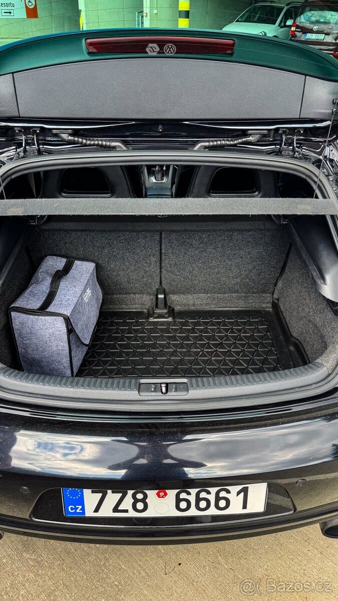 2011 Volkswagen SCIROCCO - 9