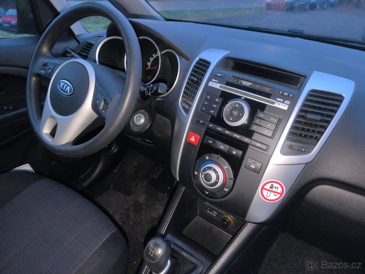 2011 Kia VENGA - 9