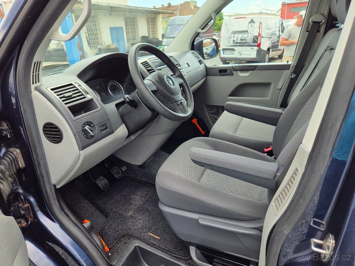 2011 Volkswagen TRANSPORTER - 9