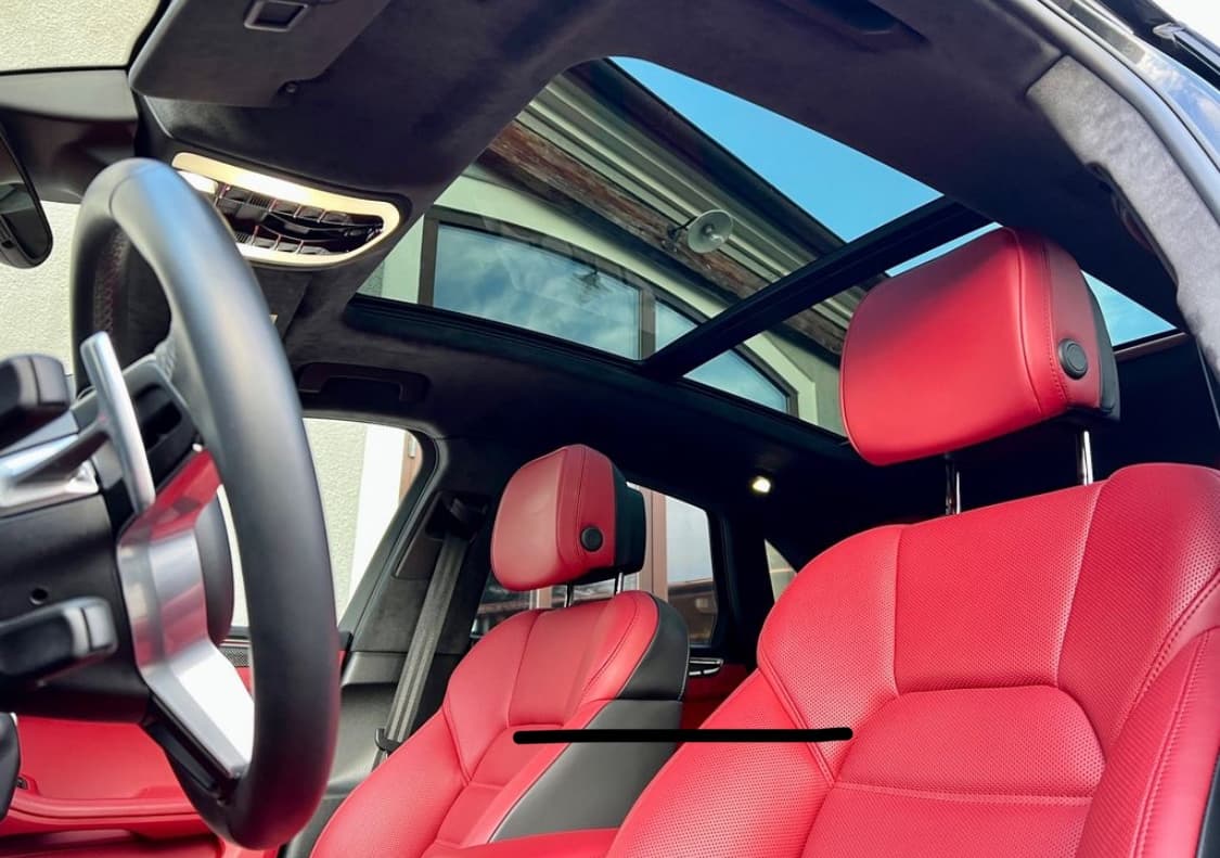 2 Porsche MACAN - 9