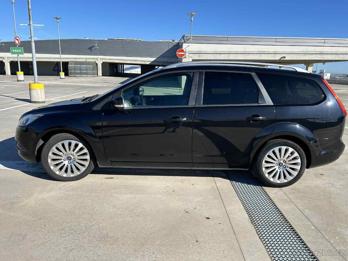2009 Ford FOCUS - 9