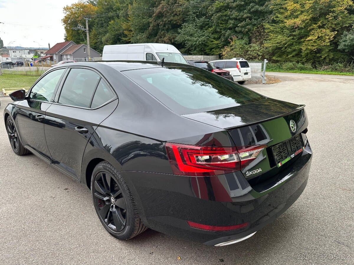 2019 Škoda SUPERB - 9