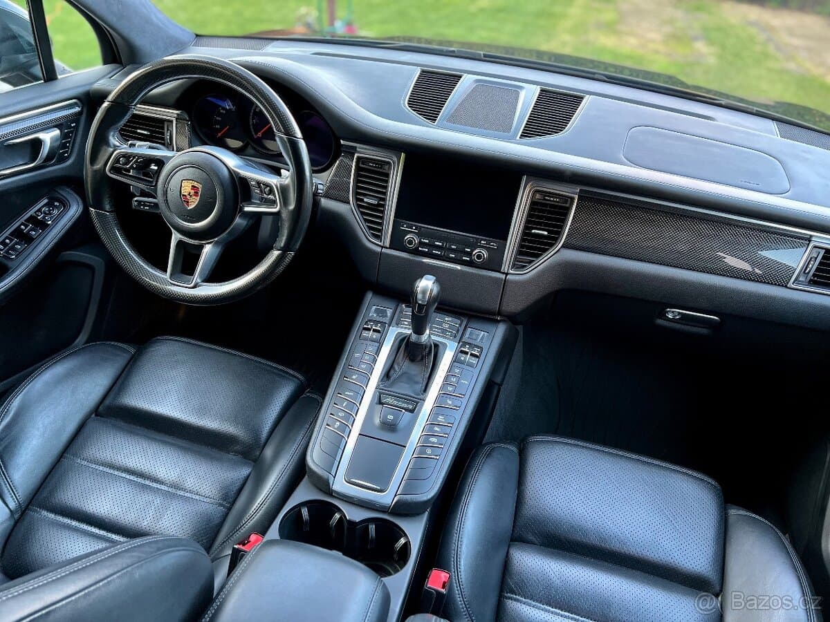 2017 Porsche MACAN - 9