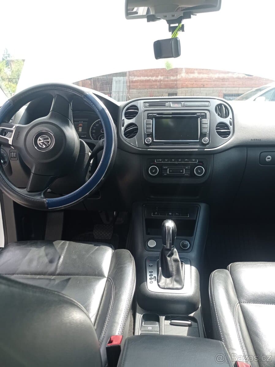2012 Volkswagen TIGUAN - 9