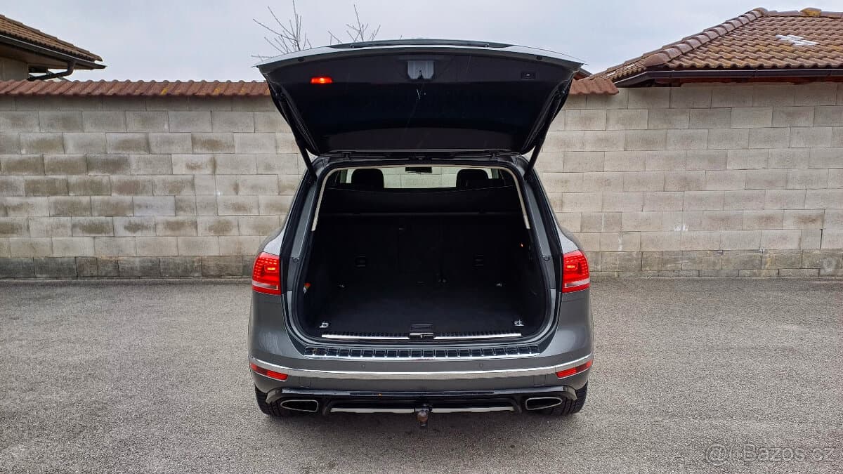 2016 Volkswagen TOUAREG - 9