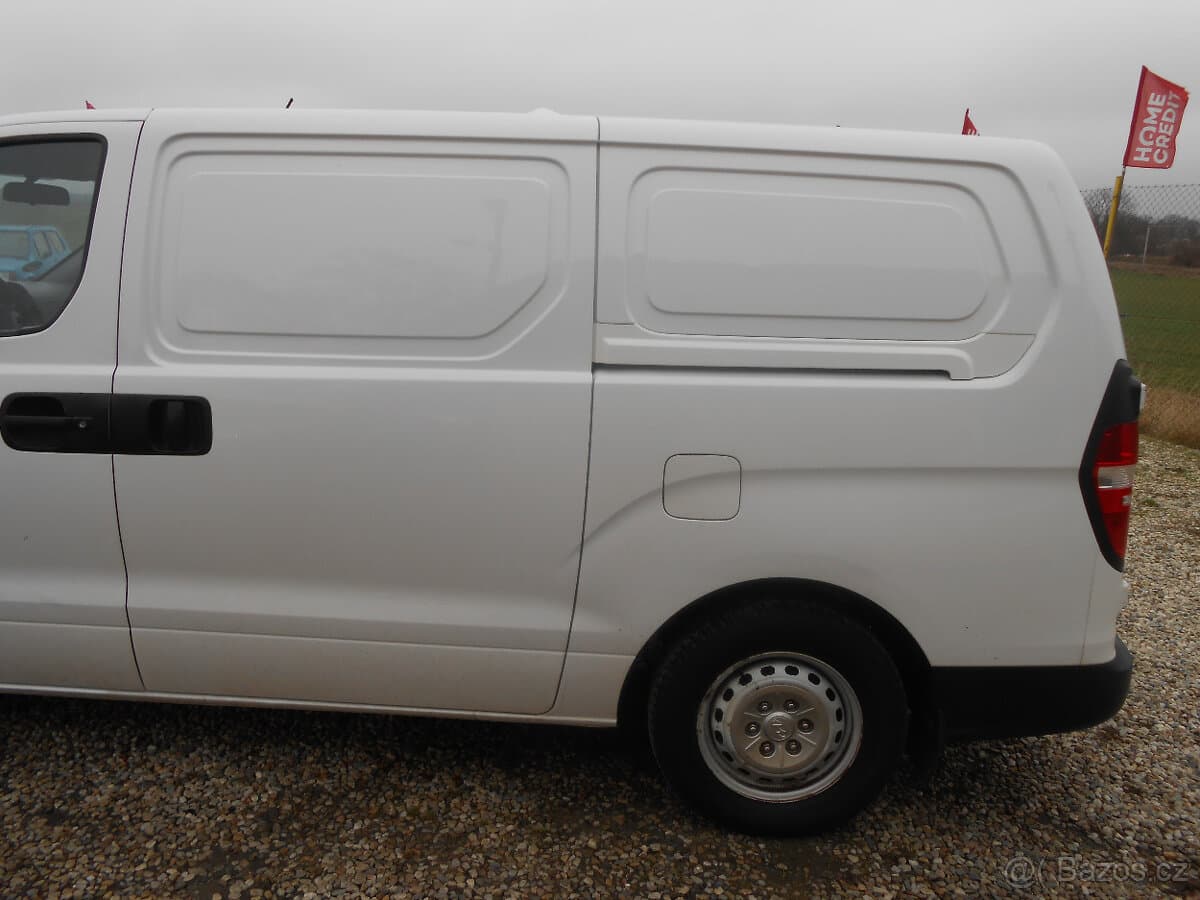 2015 Hyundai H-1 - 9