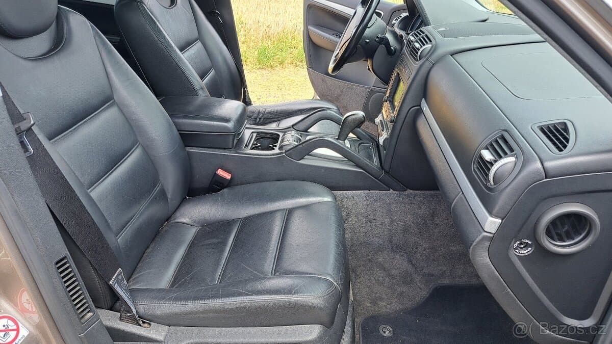 2005 Porsche CAYENNE - 9