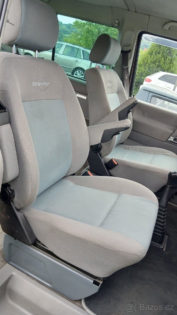 Volkswagen MULTIVAN - 9