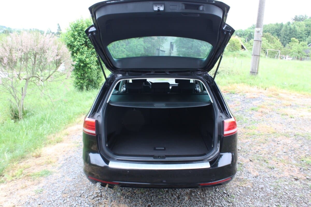 2015 Volkswagen PASSAT - 9