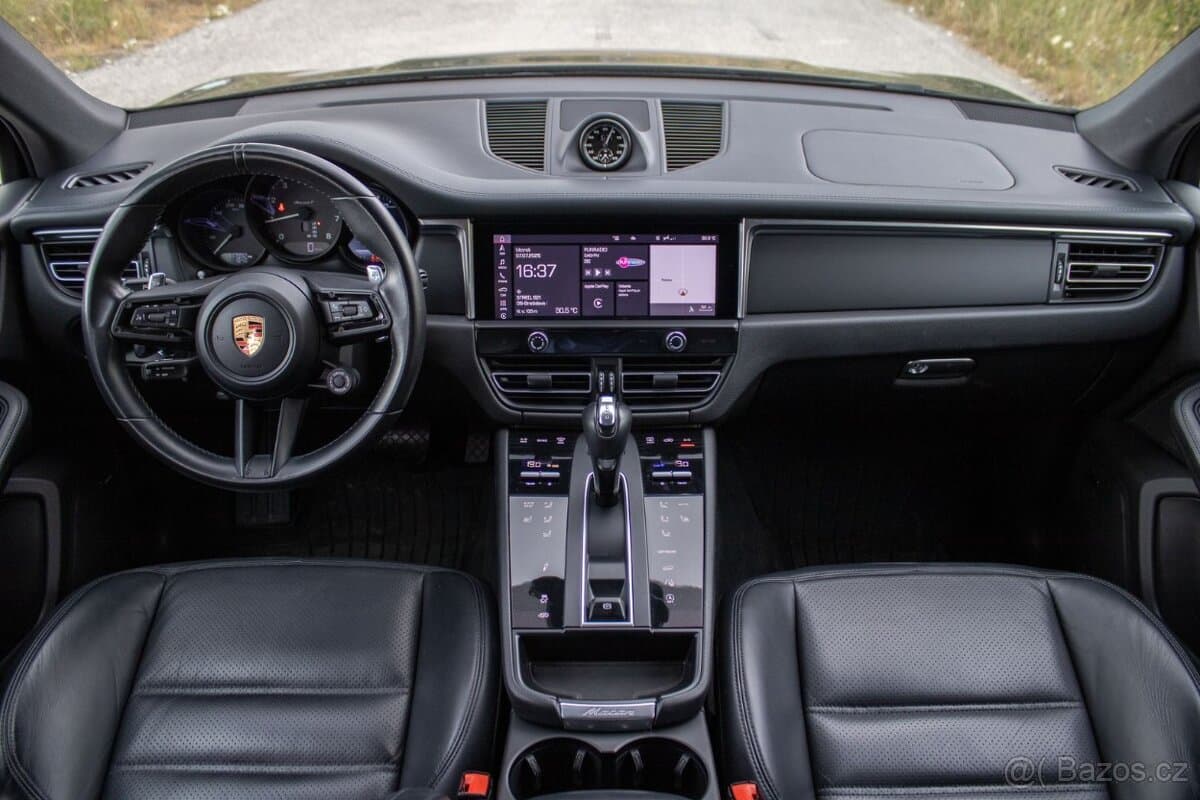 2022 Porsche MACAN - 9