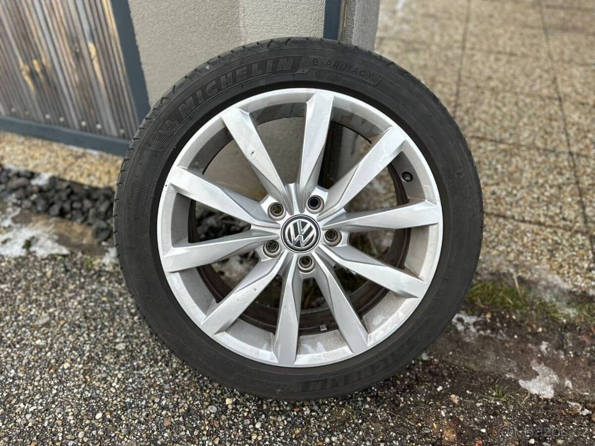 2017 Volkswagen GOLF - 9